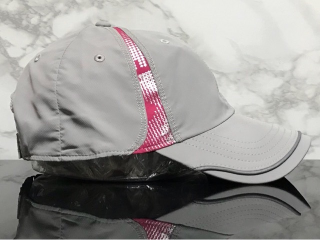 【未使用品】52C お洒落★OAKLEY オークリー キャップ CAP 女性ファンにも人気のデザインにファスナーポケット付き♪《FREEサイズ》_画像4