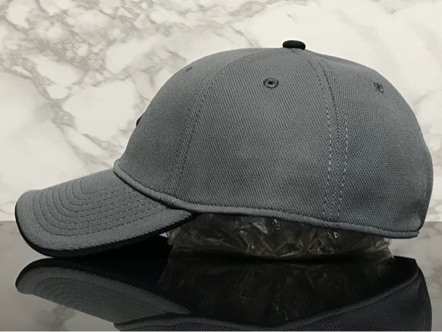 【未使用品】6C クール★OAKLEY オークリー キャップ 帽子 CAP クールなグレーの伸縮素材にブラックロゴ！《伸縮前57㎝～60㎝位迄》_画像3