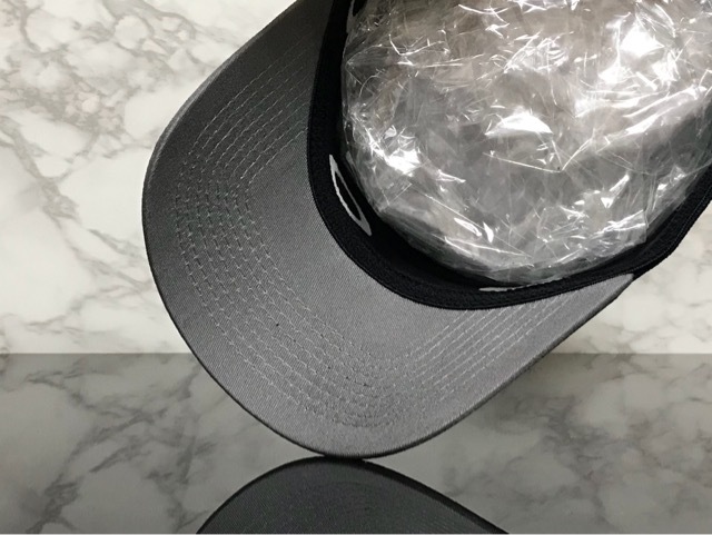 【未使用品】64D 上品★OAKLEY オークリー キャップ 帽子 CAP 上品で高級感のあるネイビーの伸縮素材にグレーロゴ《伸縮前57㎝-61㎝位迄》_画像7