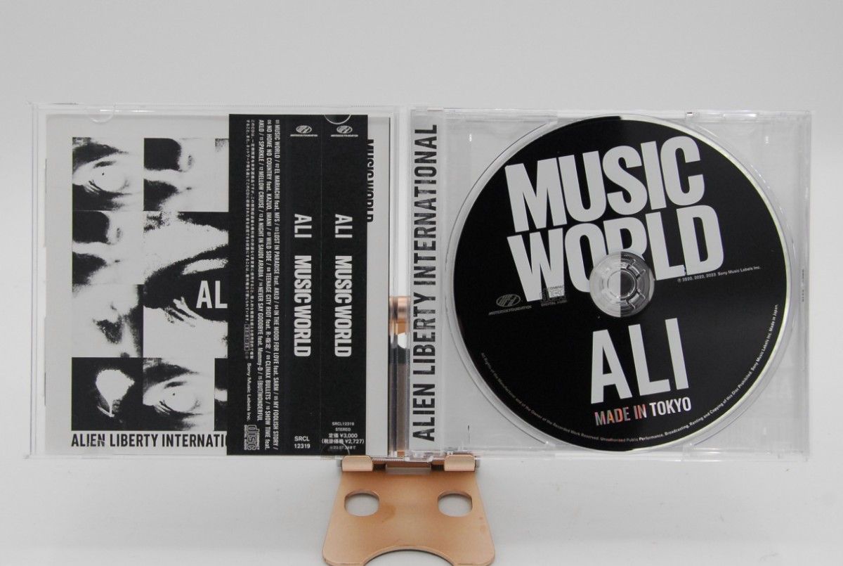 CD / MUSIC WORLD / ALI