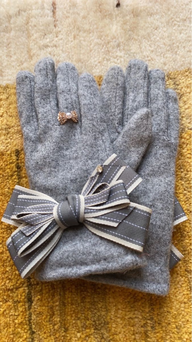 グレー　りぼん手袋　スマホ対応　裏起毛　クリスマス　デート　プレゼント　新品　ウール　グローブ　レディース　リボン　手袋