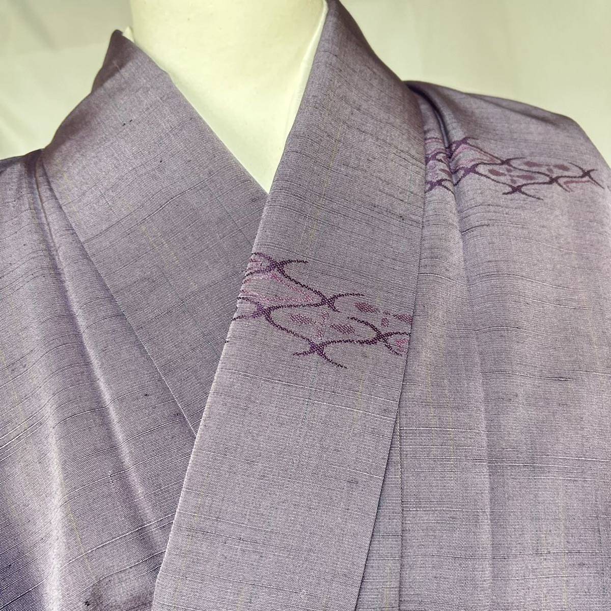 ●きもの翠● しつけ糸付き 信州紬 刺繍 上品 上質 小紋 紫色 正絹 和装 和服 着物 #Y913の画像2
