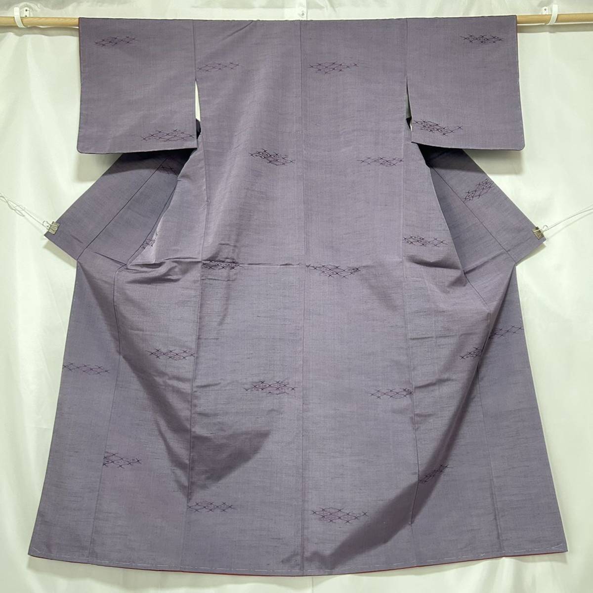 ●きもの翠● しつけ糸付き 信州紬 刺繍 上品 上質 小紋 紫色 正絹 和装 和服 着物 #Y913の画像4