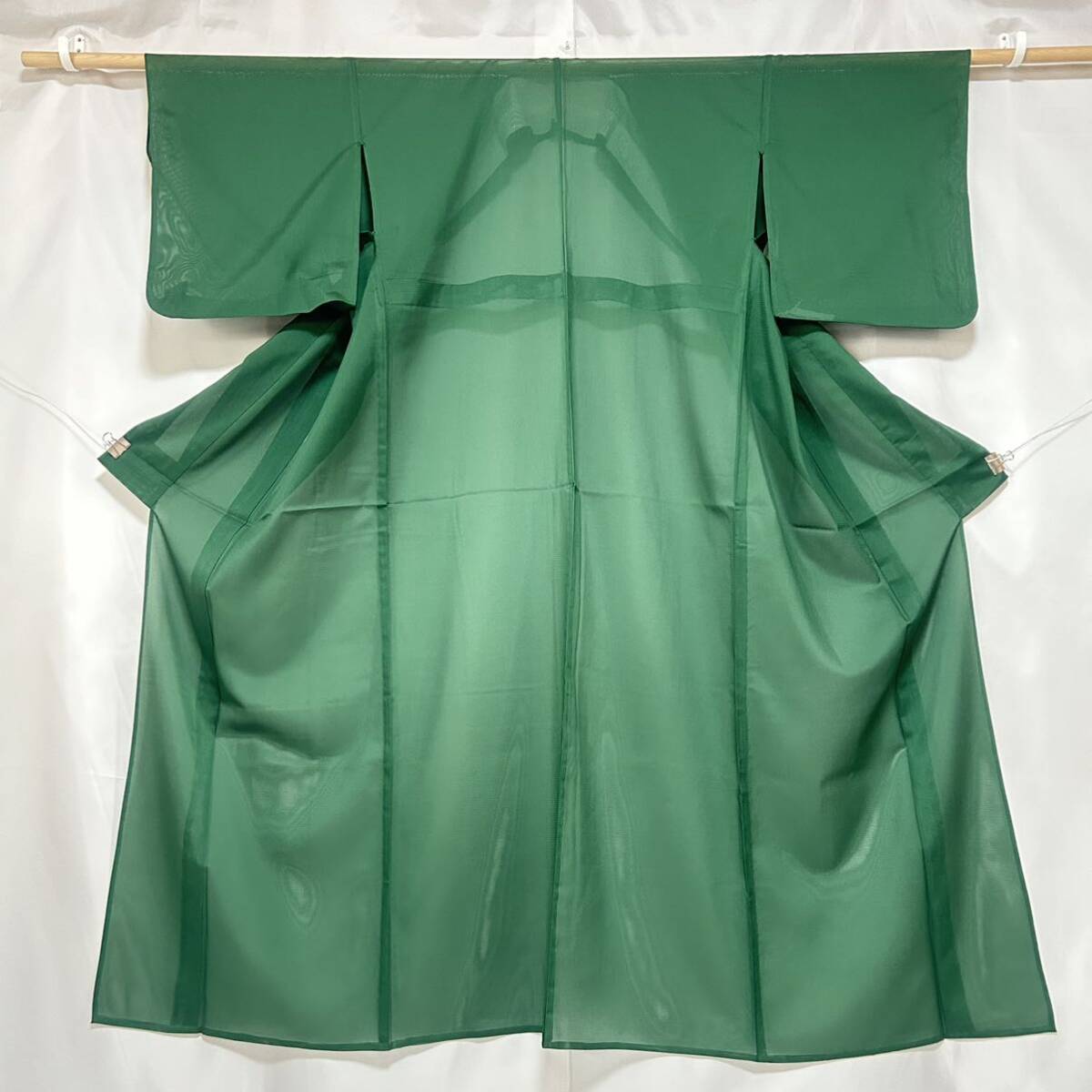 ●きもの翠● 珍品 美品 緑色 単衣 絽 シンプル 色無地 身丈160.5cm 和装 和服 着物 正絹 #Y980_画像4