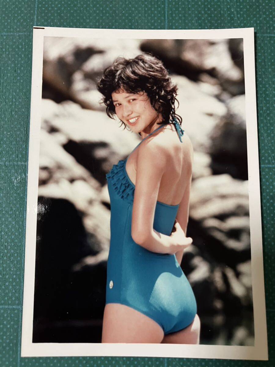 【レア】石川秀美　写真(当時物) 青水着　健康尻　80年代アイドル _画像1