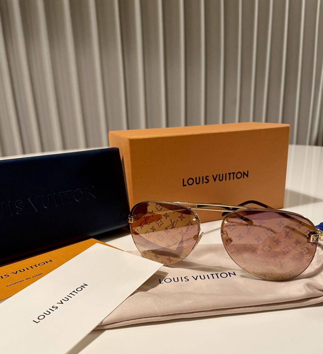 新品同様品 LOUISVUITTON ルイヴィトン クロックワイズ モノグラム ミラー ティアドロップ サングラス メガネ 眼鏡 ゴールドの画像1