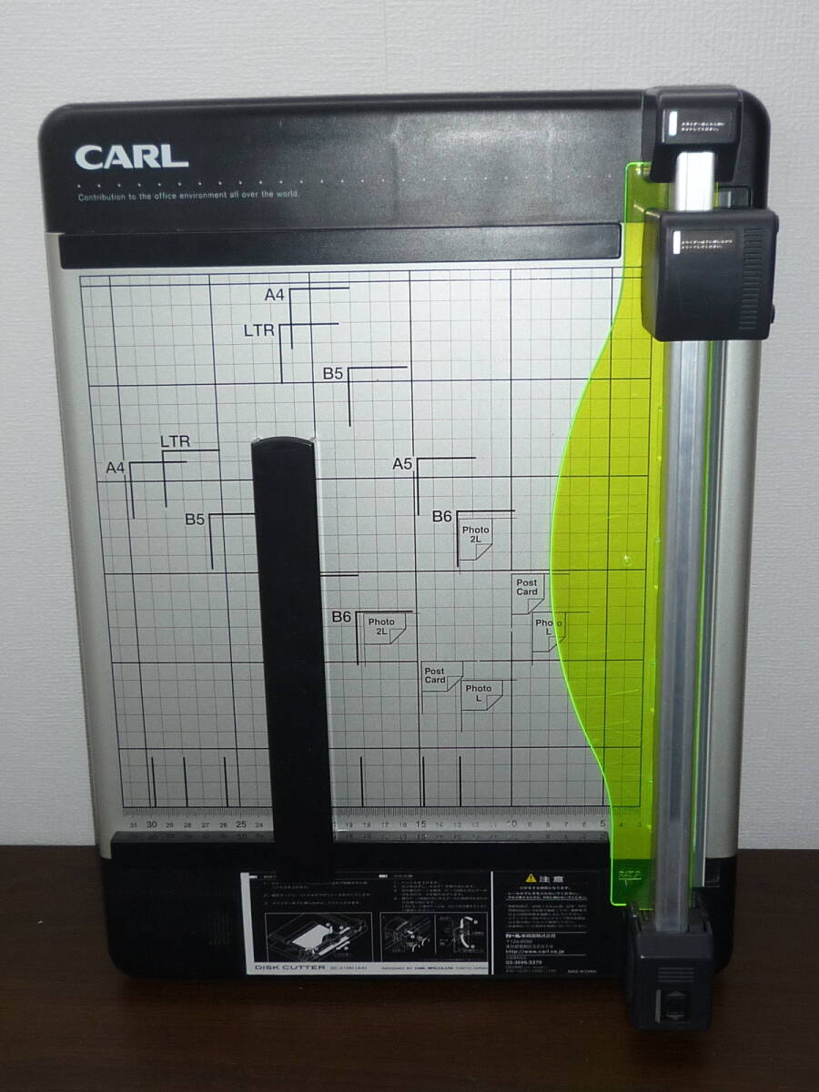 【中古】CARL/カール事務器 ディスクカッター：DC-210N（A4）/未使用カッターマット1本＆替刃2枚付★ペーパーカッター/A4サイズ対応/裁断機_画像1