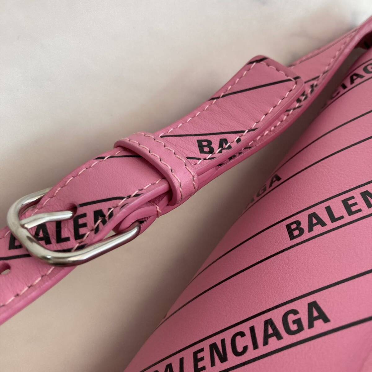 【レア】バレンシアガ ボディバッグ ベルトバッグ 565510 BALENCIAGA　チェーンショルダー　スーベニア レザー_画像3