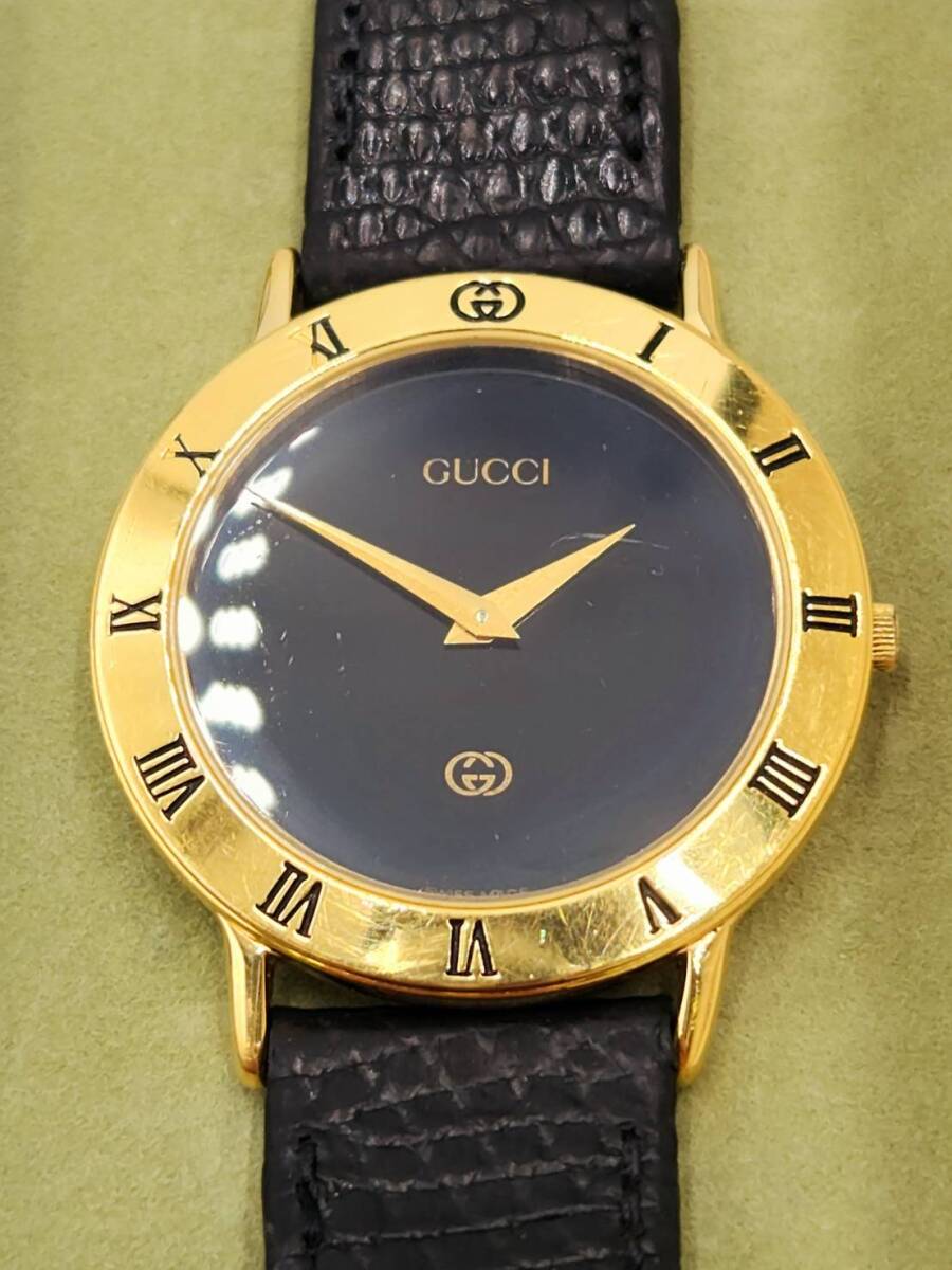 【不動品】【テスター反応あり】GUCCI グッチ 3000.2.M 3000.2.L ペアウォッチ メンズ レディース 腕時計 クォーツ 黒文字盤_画像2