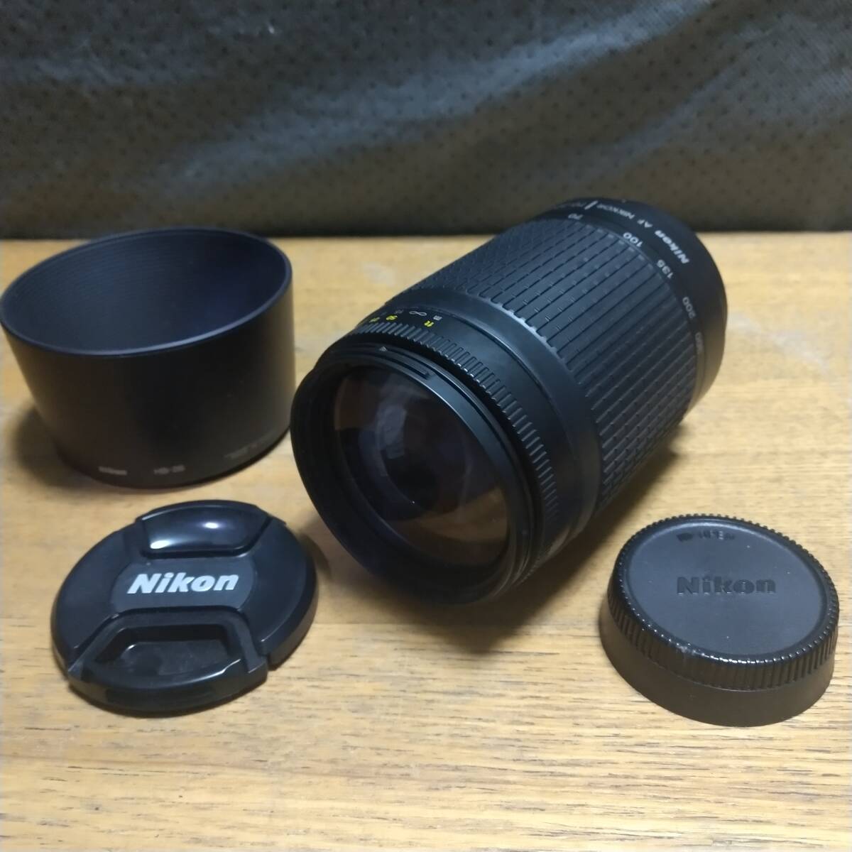 【美品】★Nikon AF NIKKOR 70-300mm F4-5.6 G 望遠ズームレンズ フード付き★完動品★_画像1