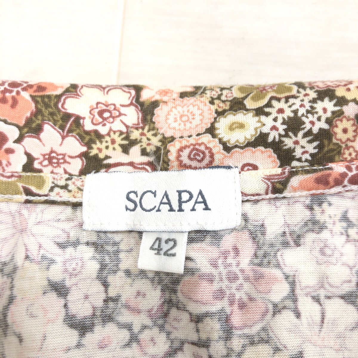 SCAPA スキャパ 総柄 ギャザーネック カットソー 42(XL) 花柄 日本製 七分袖 LL 2L ゆったり 大きい 国内正規品 レディース 女性用_画像3