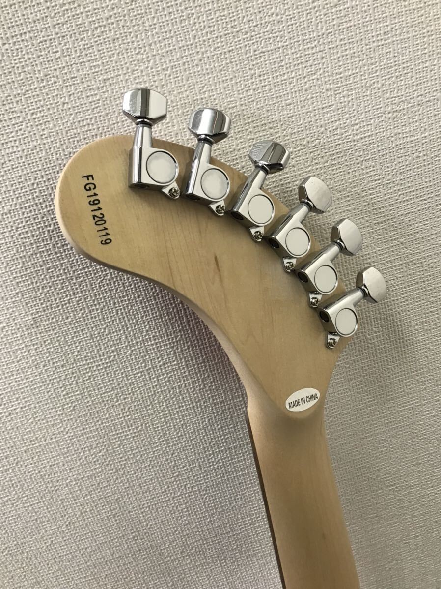 【a1】 Fernandes ZO-3 フェルナンです アンプ内蔵ギター　ミニギター　エレキギター y3826 1393-68_画像3