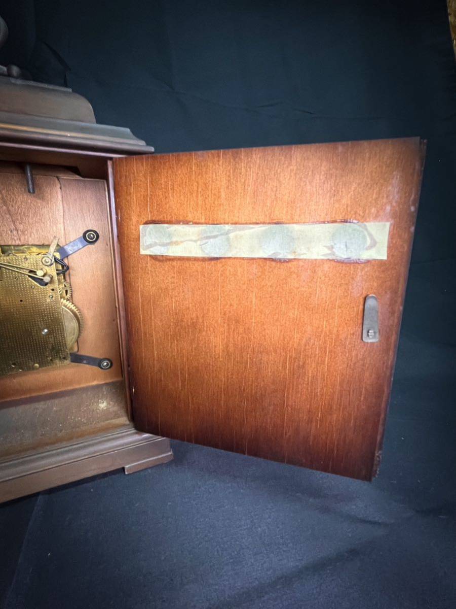 置時計 Urgos ウルゴス 動作未確認 ゼンマイ式 巻き鍵付 ドイツ製 アナログ時計 アンティーク _画像9