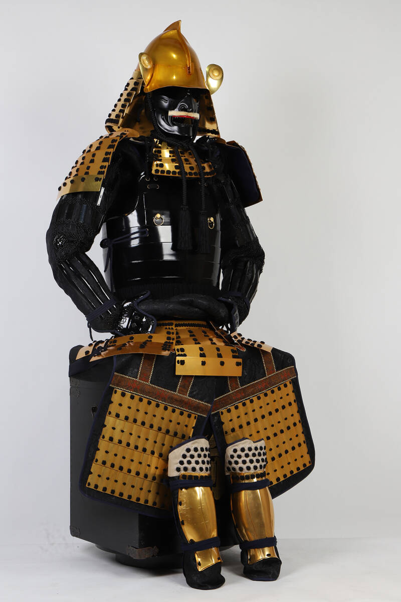 Yahoo!オークション - 甲胄美品 戦国武将 武士 当世鎧 兜 金色輕 Yahoo!オークション - 甲胄美品 戦国武将 武士 当世鎧 兜 金色輕