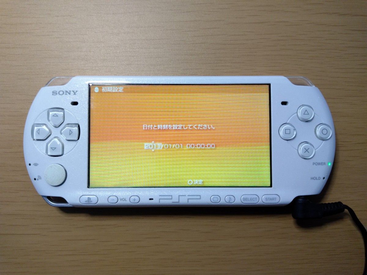 PSP 3000 ホワイト 充電器 メモリーカード4GB オマケソフト つき PSP 3000 ホワイト 充電器 メモリーカード4GB オマケソフト つき