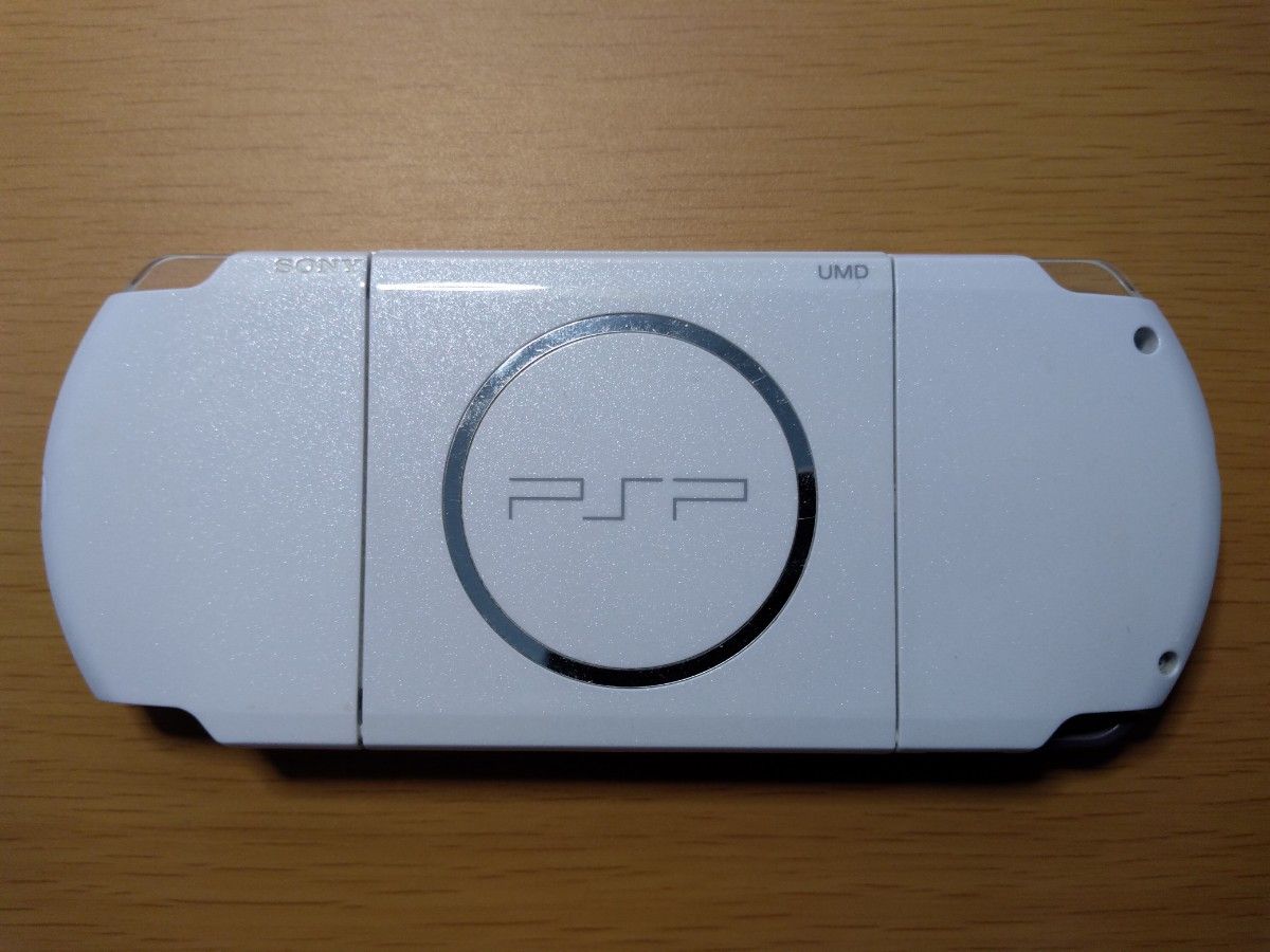 PSP 3000 ホワイト 充電器 メモリーカード4GB オマケソフト つき PSP 3000 ホワイト 充電器 メモリーカード4GB オマケソフト つき