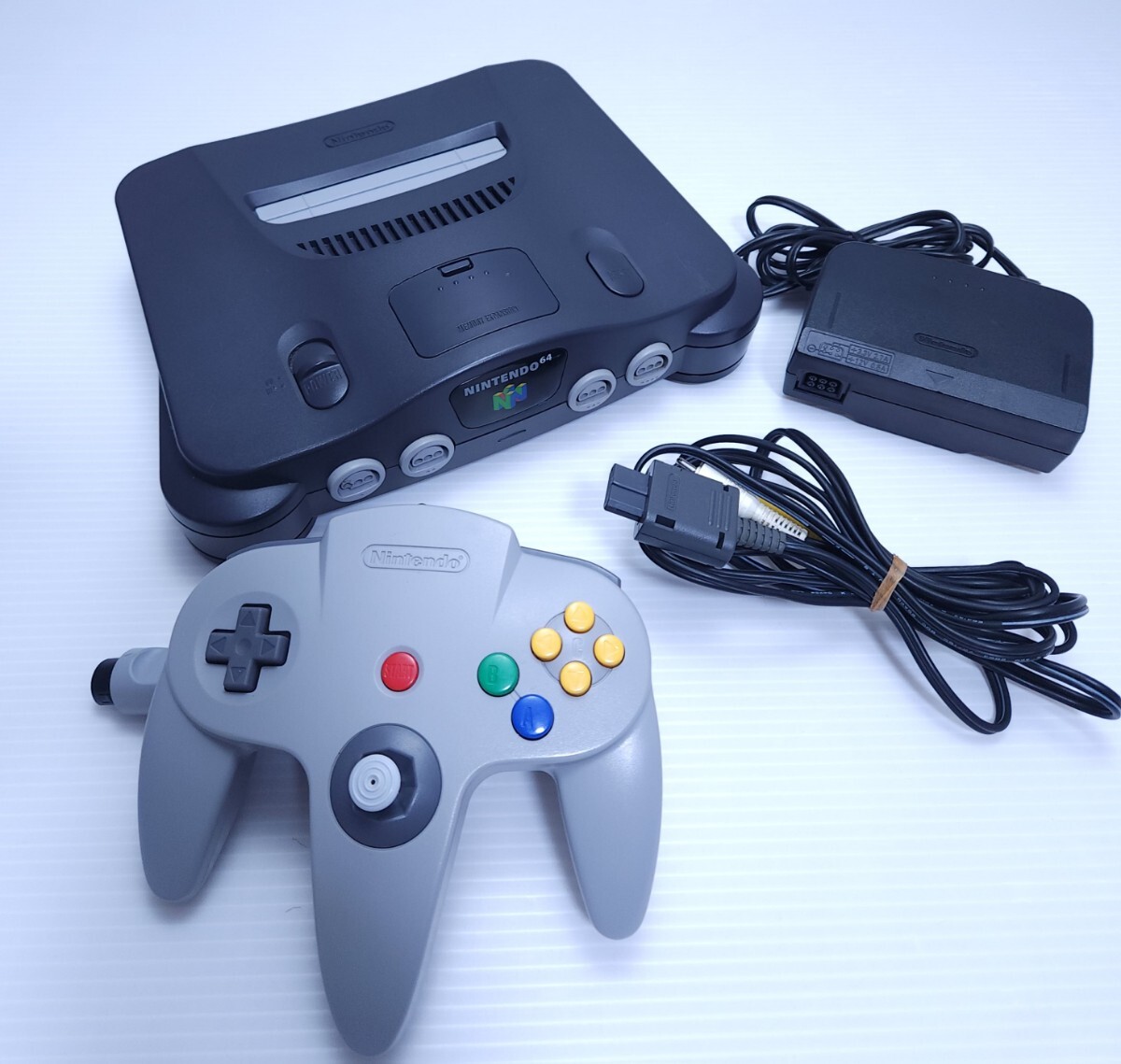 動作品/ N64 任天堂 ニンテンドー64 NINTENDO64 コントローラーACアダプター セット (M-22)