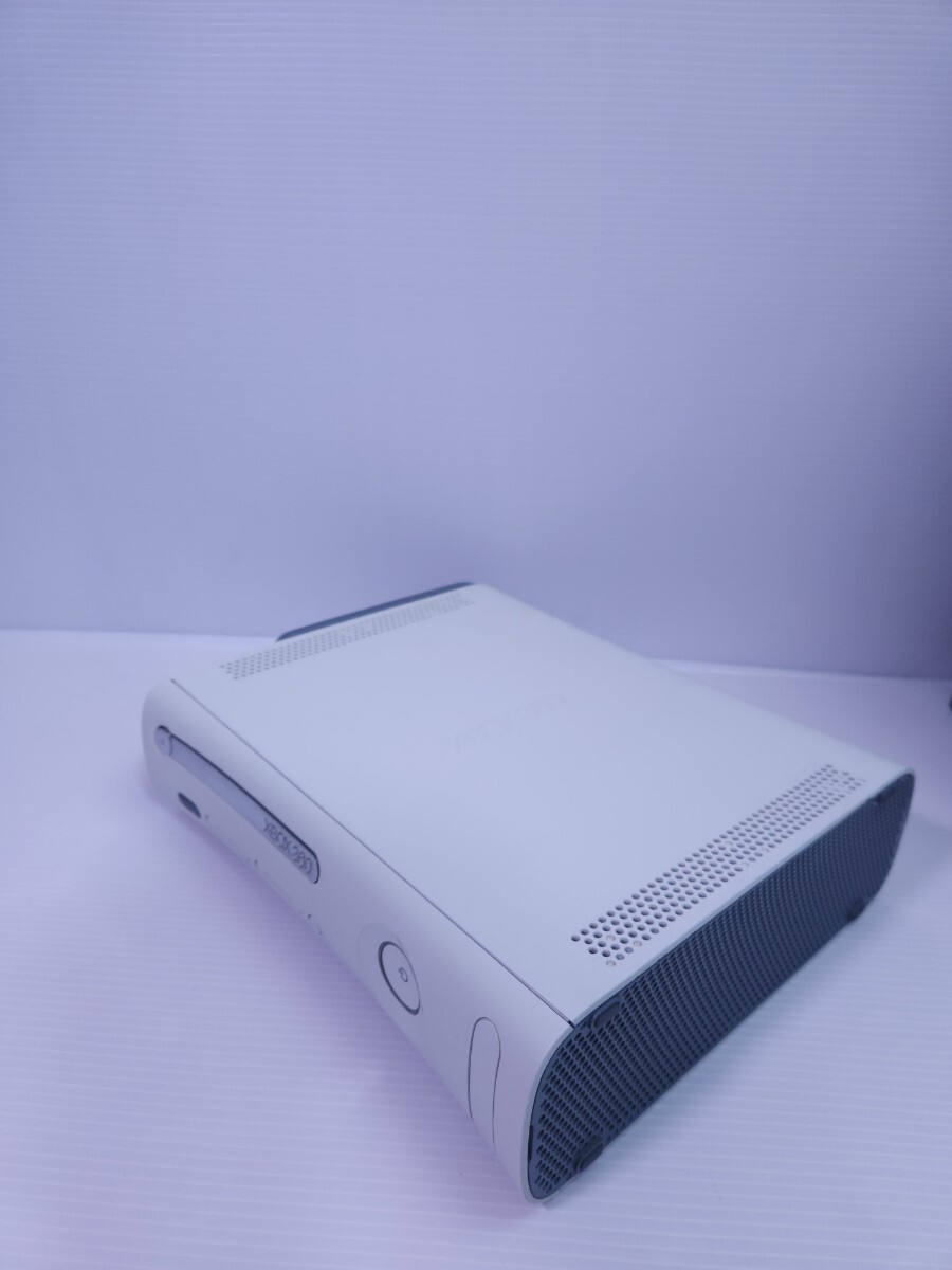 美品/ 動作品 Microsoft XBOX360 HDD 60GB マイクロソフトXbox360 +バイオハザード5 ゲームソフト セット 箱付(H-48)_画像5