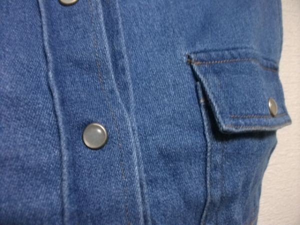 assk3-1001☆global denim　ノースリーブデニムシャツ　袖なし　トップス　ブルー　Mサイズ　綿混素材　_画像2