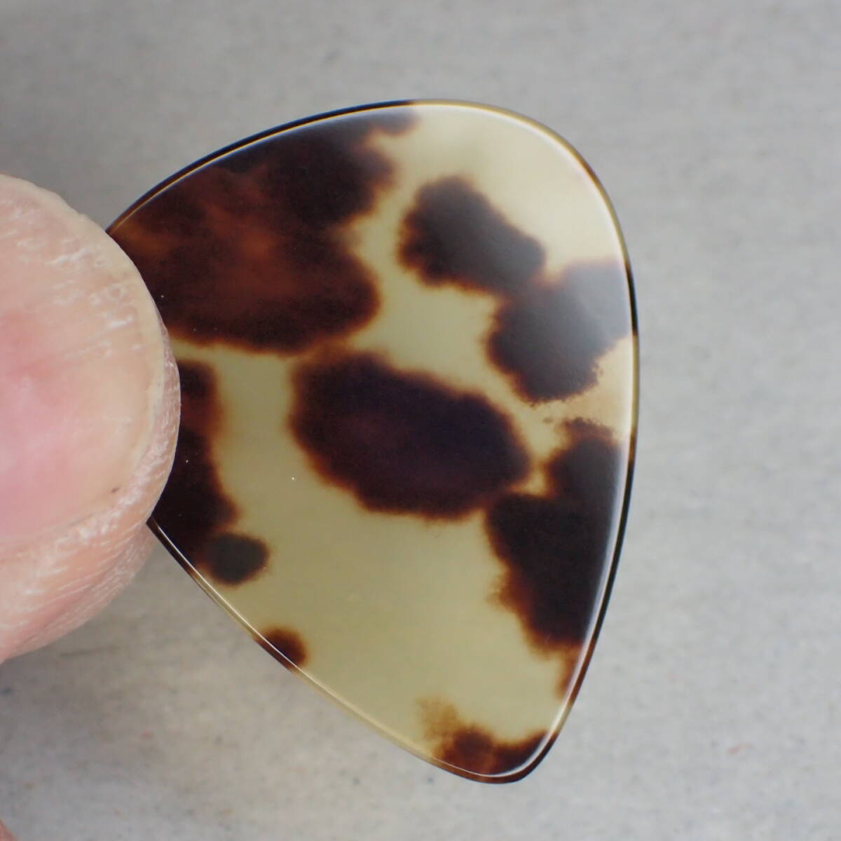 Tortoise shell Guitar Pick Jazz Pick Mandolin Thumb Pick Casein Galalith Plectrum 3/9/b_画像6