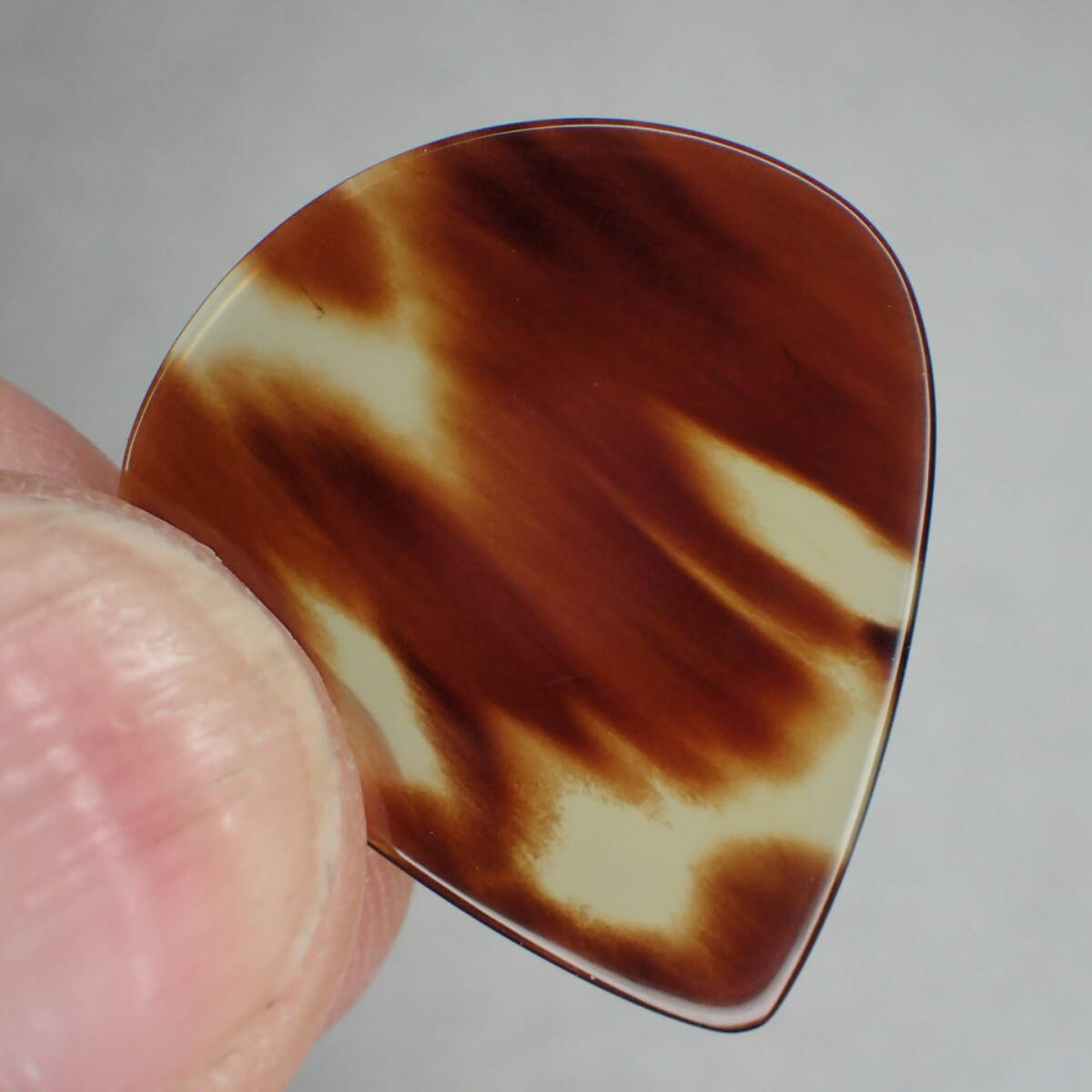 Tortoise shell Guitar Pick Jazz Pick Mandolin Thumb Pick Casein Galalith Plectrum3/11/e_画像5