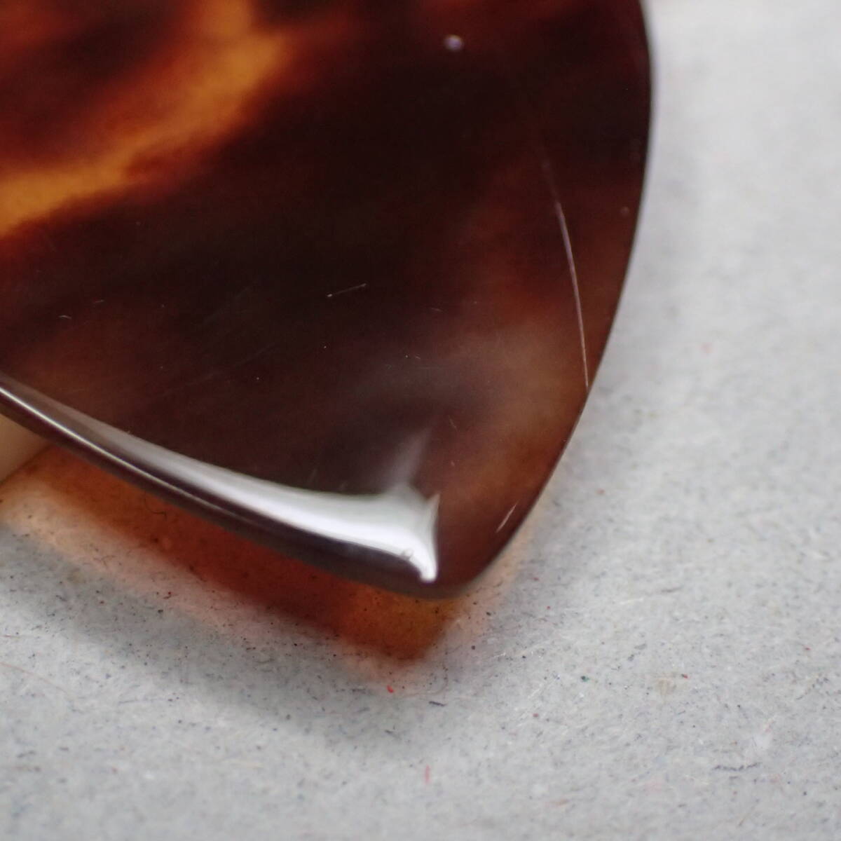 Tortoise shell Guitar Pick Jazz Pick Mandolin Thumb Pick Casein Galalith Plectrum 3/11/f_画像2