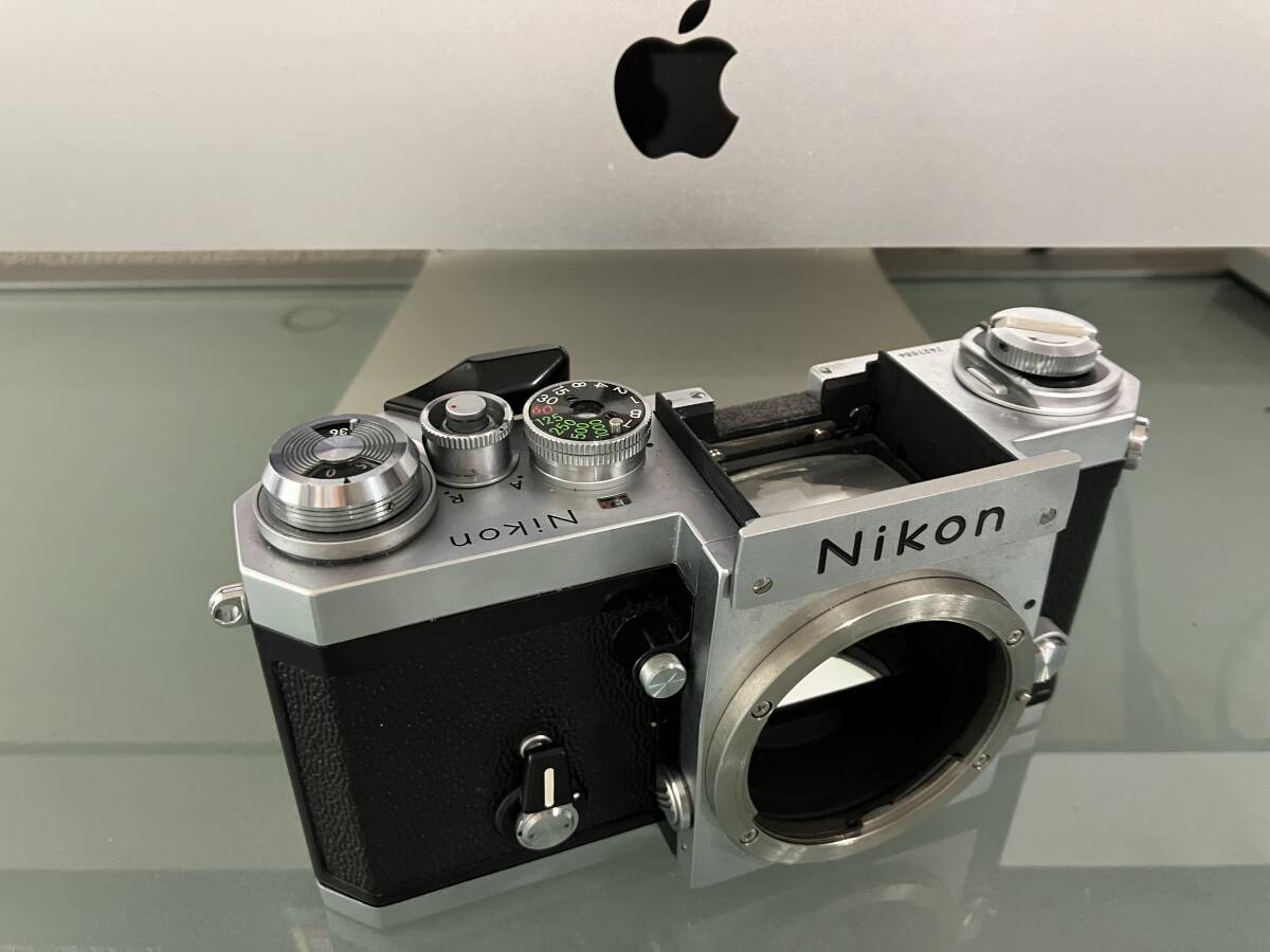 綺麗なNikon NewF 742万台 ファインダレスの最終型_画像3