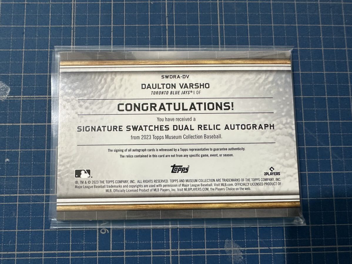 2023 Daulton Varsho T Topps Museum Collection Single-Player Signatures Swatches Dual Relic Autographs Copper /50の画像2
