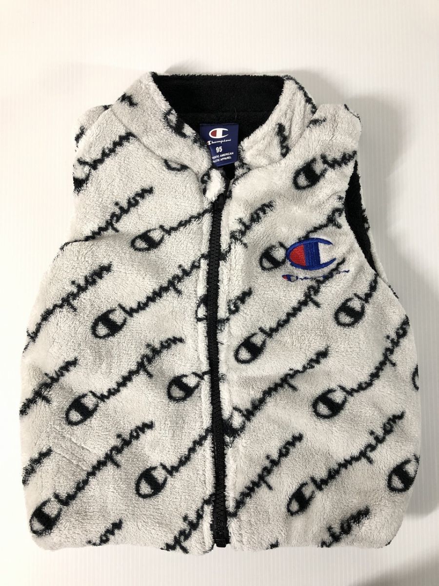 チャンピオン Champion ベスト 男の子 100サイズ 正確には95サイズ 美品 中古 送料350円 ライトグレー_画像1