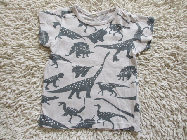 ★USED！ノンブランド　恐竜総柄　半袖Tシャツ　100㎝★_画像1