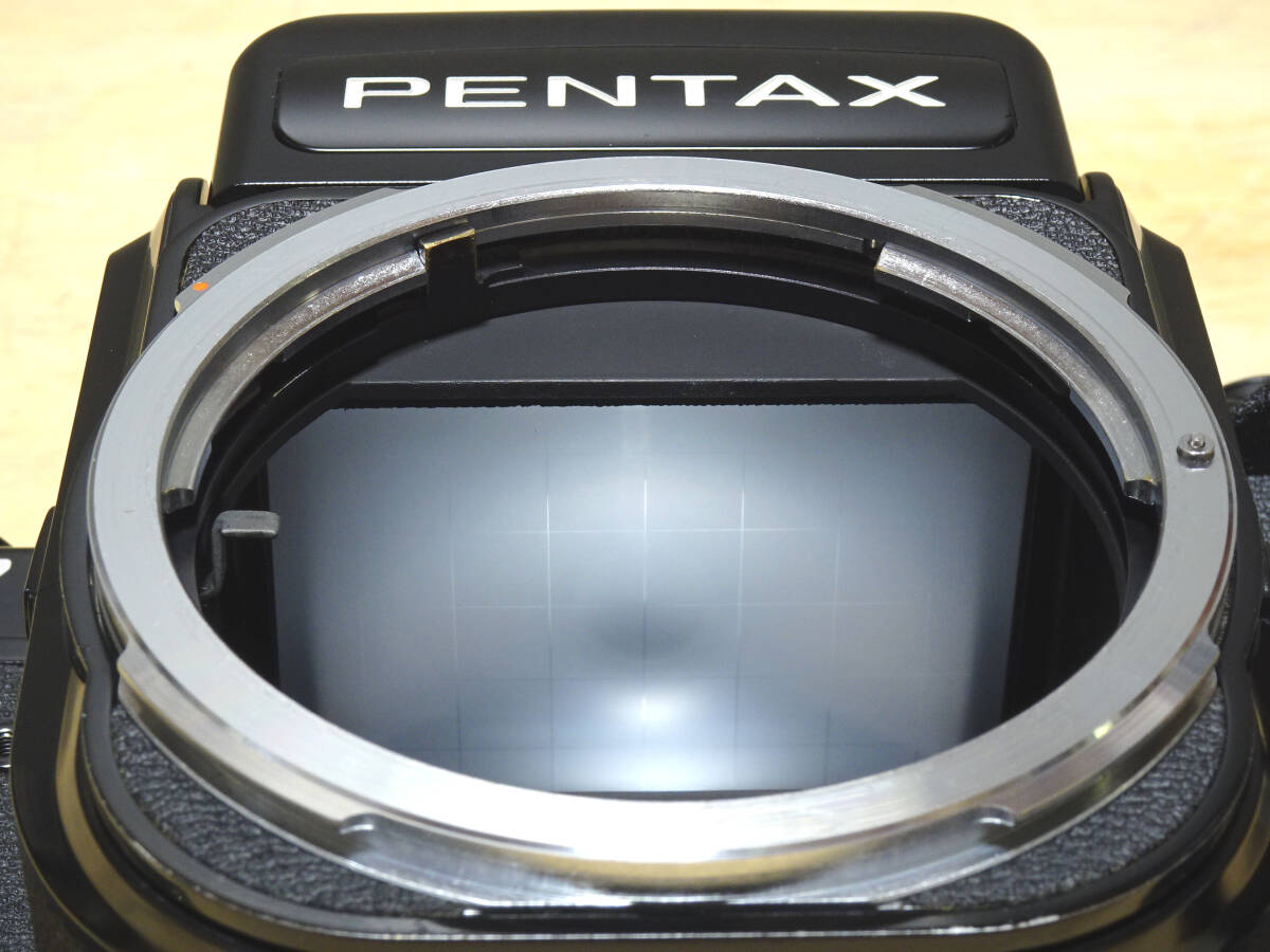 レア PENTAX 67TTL ボディ＋グリップ＋105mmレンズと他レンズ4本 アルミケース 無電源バルブ/多重露出のメーカー改造 希少品です_画像7