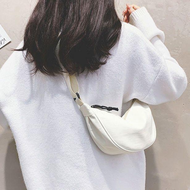 [ free shipping ] bag shoulder round half moon diagonal . shoulder .. stylish banana type stylish lovely simple tei Lee travel 