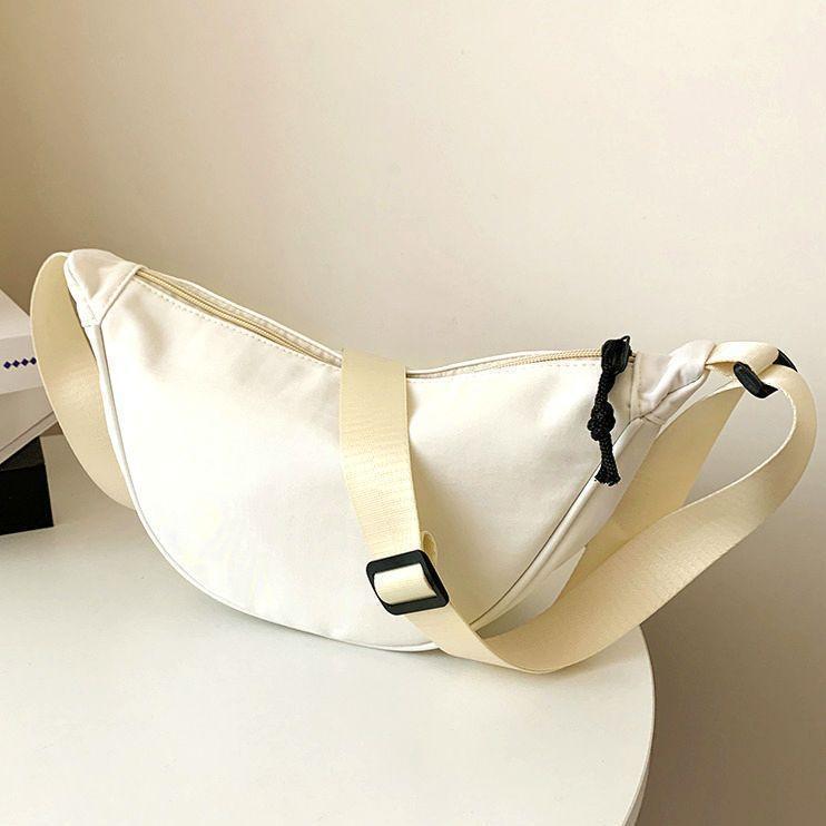 [ free shipping ] bag shoulder round half moon diagonal . shoulder .. stylish banana type stylish lovely simple tei Lee travel 