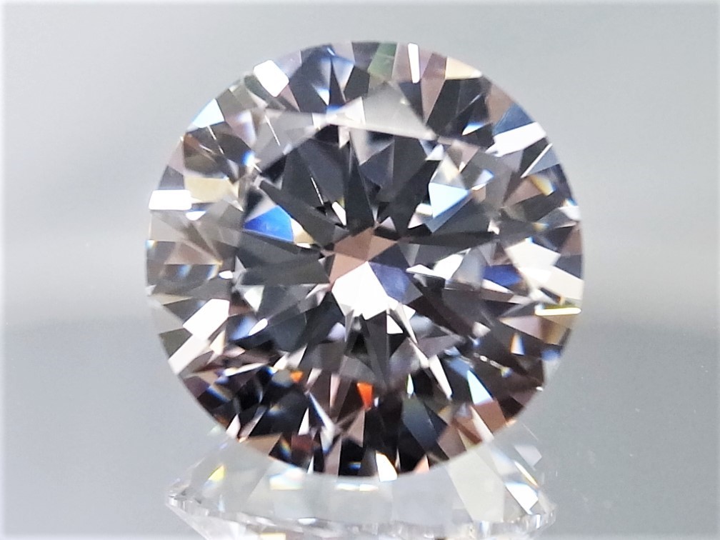 6.84ct 10mm 究極のExcellent cut 大粒キュービックジルコニア 理想的なラウンドブリリアンカット 人の手が一切触れていない完全未使用新品_画像2