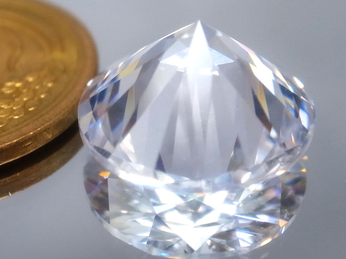 21.10ct 15mm 究極のExcellent cut 特大キュービックジルコニア 理想的なラウンドブリリアンカット 人の手が一切触れていない完全未使用品_画像8