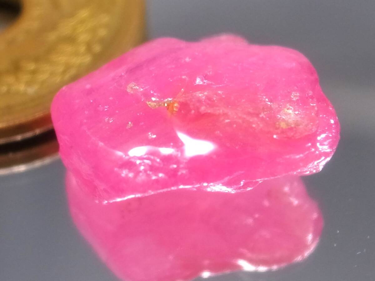 14.79ct new goods * natural pink sapphire raw ore madaga Skull production 