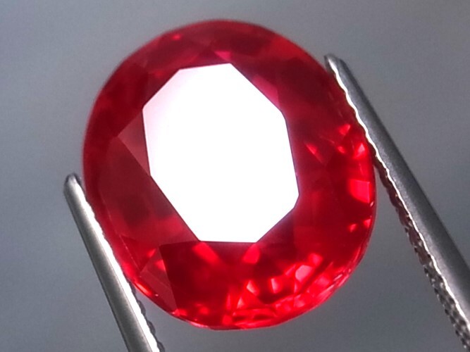 7.92ct 新品・ピジョンブラッドカラー合成ルビー ブラックライト発色効果あり_画像5