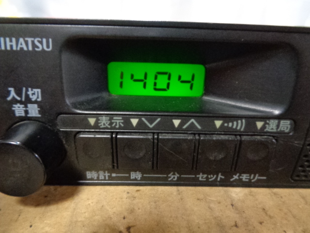 [D12] ダイハツ 純正 スピーカー内蔵 1DIN AM ラジオ チューナー デッキ 86120-97504 ( S200P ハイゼット )??の画像3