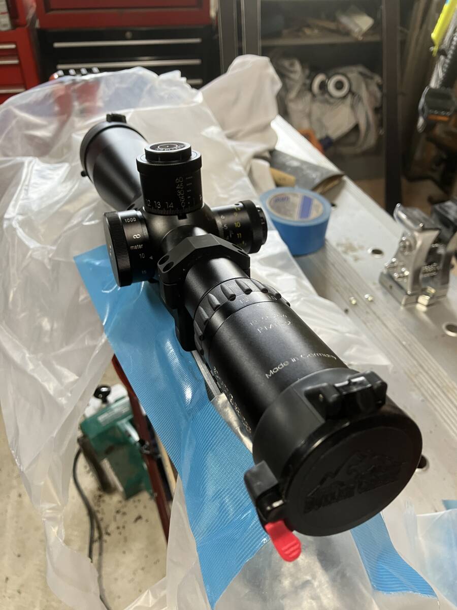 シュミット&ベンダーライフルスコープ12-50×56PMⅡリューボルト34mmリング付きの画像10