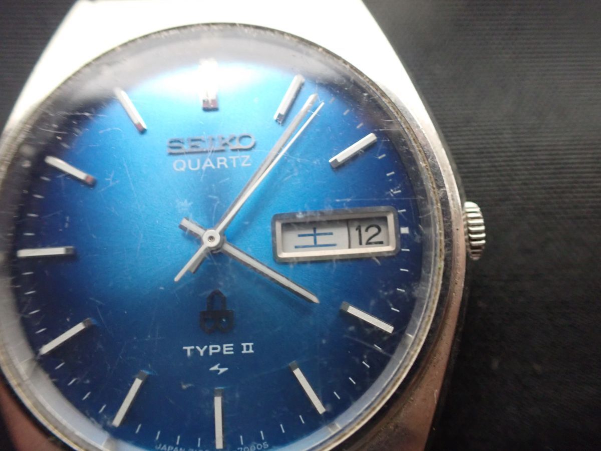 D857-60-M　SEIKO セイコー　クオーツ　タイプⅡ（TYPEⅡ）エメラルドブルー文字盤　7123-7000　純正ベルト付き　メンズ腕時計　　_画像4