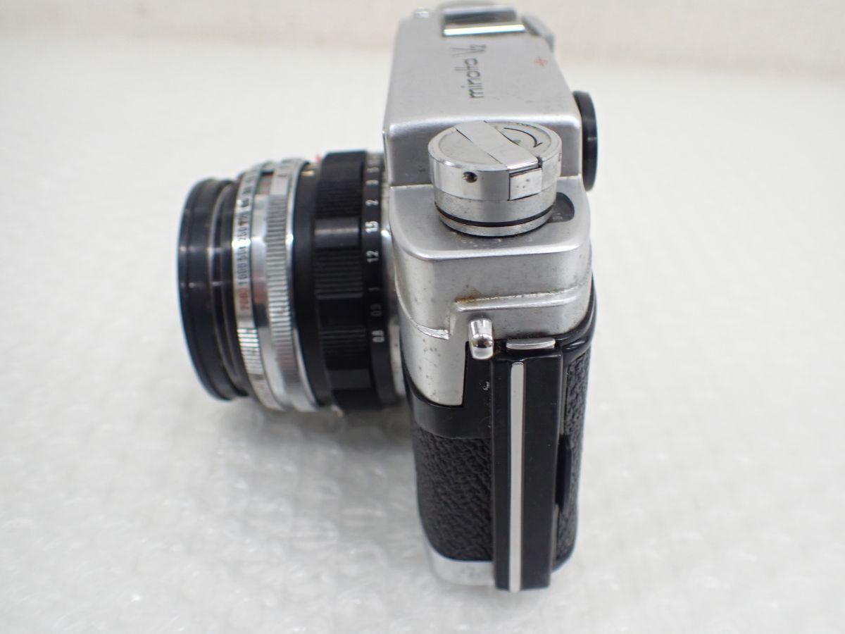 D882-60　MINOLTA ミノルタ　V2 フィルムカメラ レンジファインダー 、レンズ　MINOLTA ROKKOR-PF　1：2　f=45mm レザーケース付き_画像10