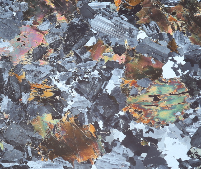 偏光顕微鏡用プレパラート　岩石薄片　黒雲母観察用　1枚　花崗岩中の大きめの結晶部分_クロスニコル