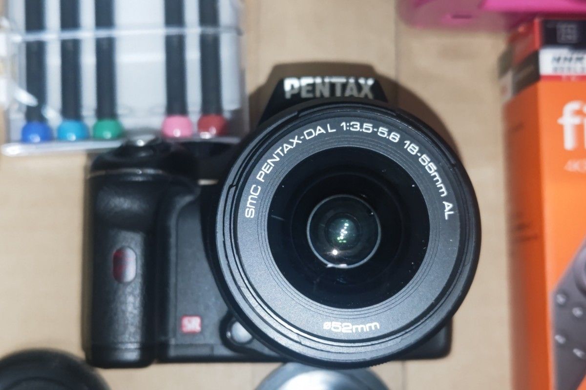 PENTAX　K-m + PENTAX 18-55mm標準レンズ 動作確認済み