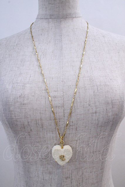 Q-pot. / ACC white ryuks Heart chocolate necklace white X Gold I-24-03-08-071-QP-AC-HD-ZI
