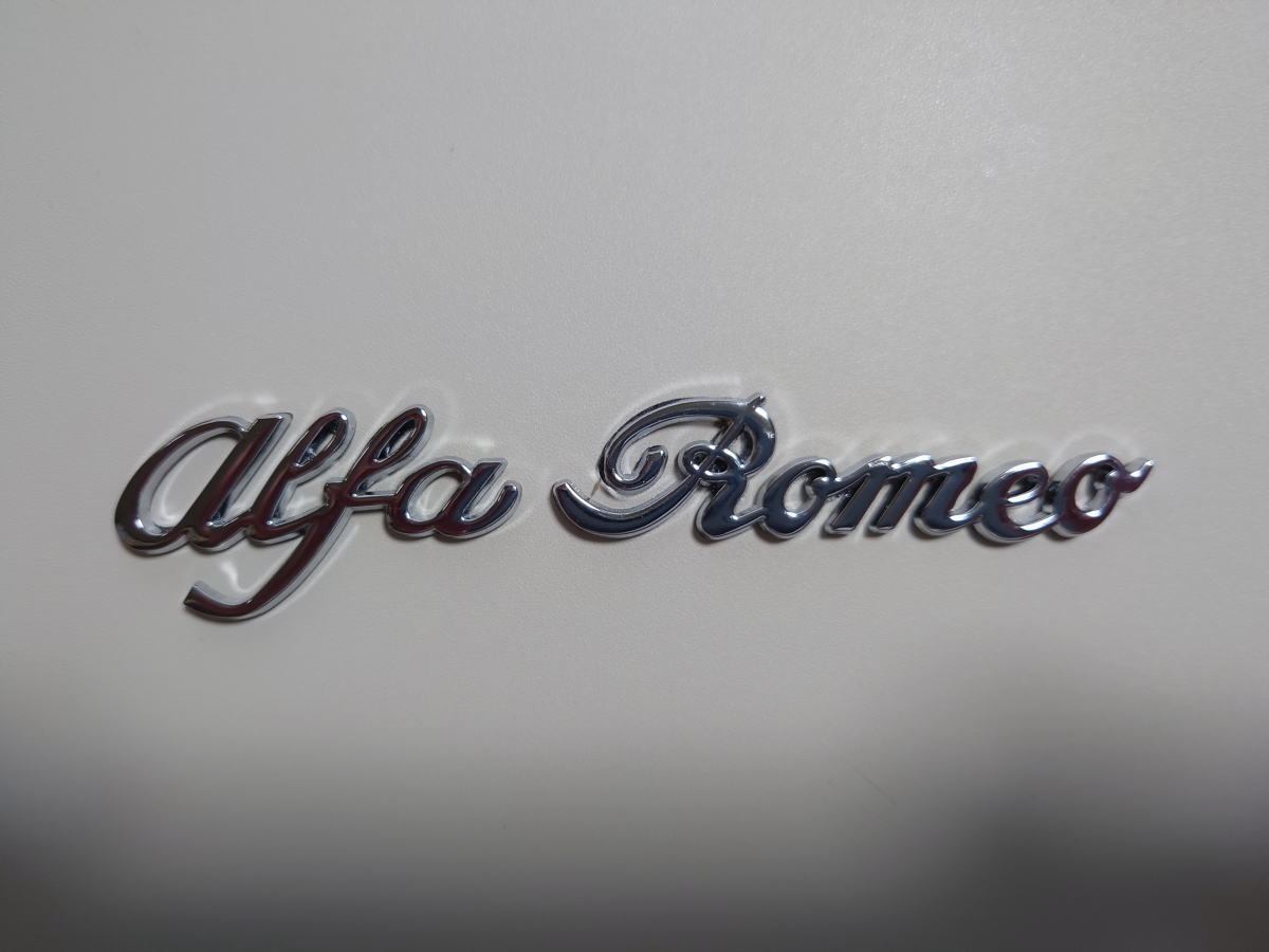  Alpha Romeo 3D metal emblem [alfa Romeo] character Logo badge color : silver 