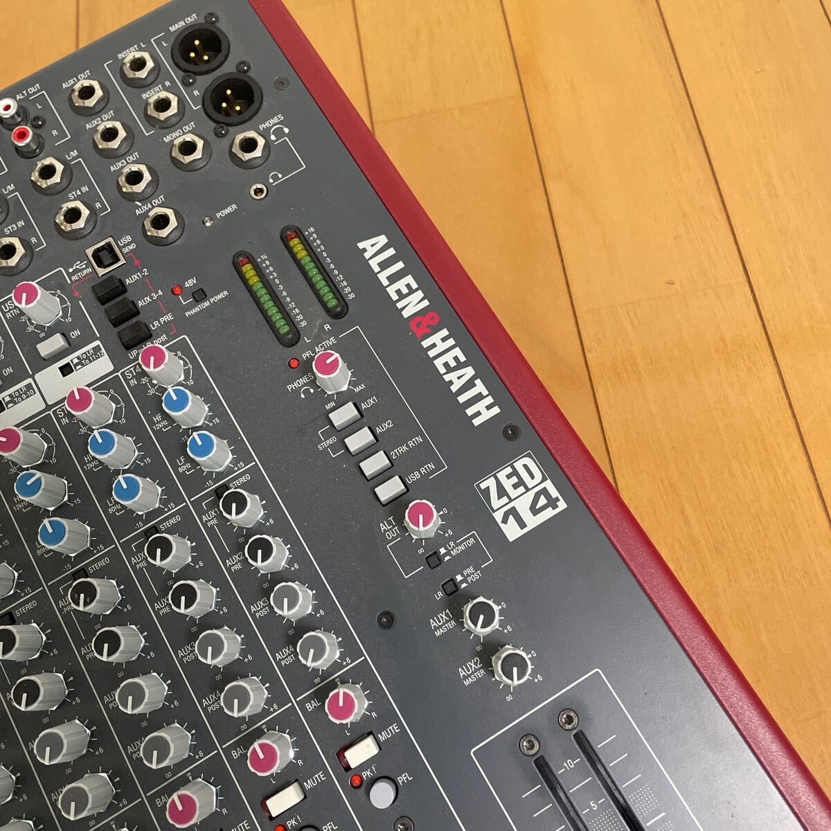 ALLEN & HEATH ZED 14a Len and hi-s аналоговый микшер миксер 