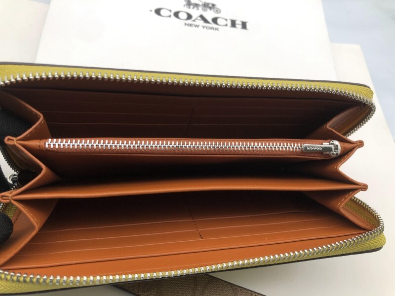 コーチ COACH 長財布 財布 シグネチャー アコーディオンラウンドジップウォレット財布 新品 未使用 贈り物 CK427 s204