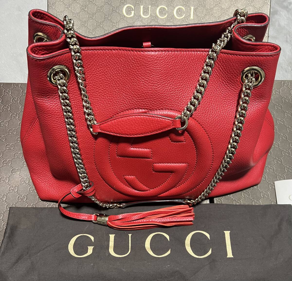 美品 GUCCI グッチSOHOインターロッキング　赤