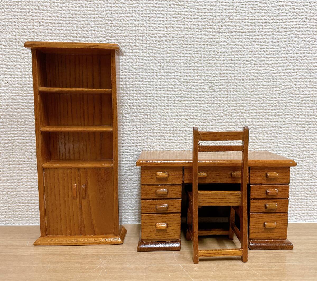 【ミニチュア家具 まとめ】ドールハウス/シルバニアファミリー/サイズ/ベット/机/木馬/棚/ベビーベット/スリッパ/A63-156_画像4