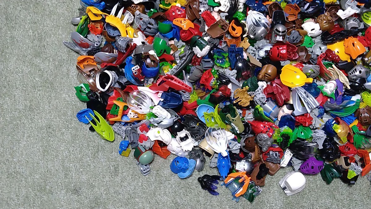 LEGO BIONICLE 引退品 ヘッド・マスクパーツ類 4.7kg_画像4